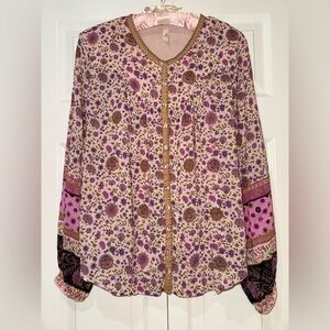 Spell Lady Untamed Blouse in Lavender. Size small. EUC